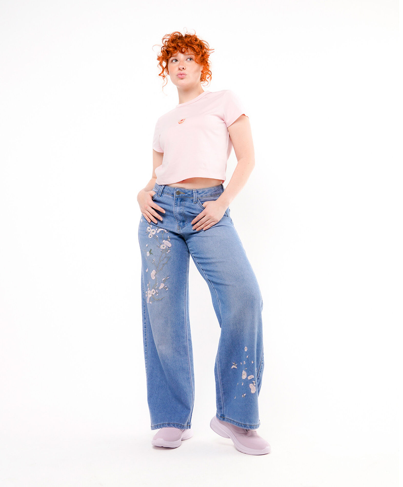 Jeans mujer flores bordadas wide Jeans mujer flores bordadas wide