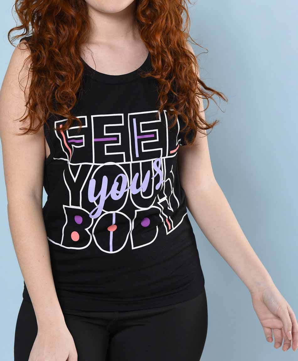 Polera deportiva sin mangas cuello redondo