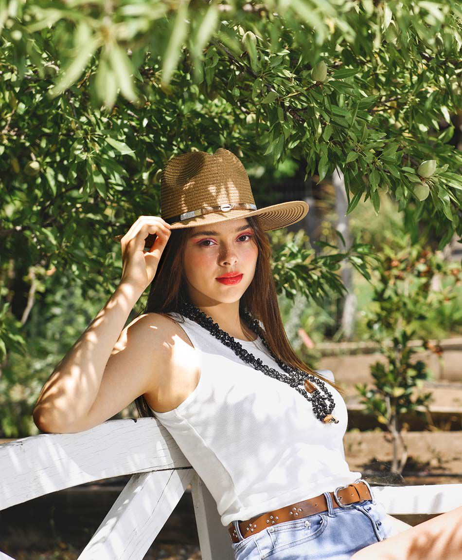 Polera sin mangas cuello redondo