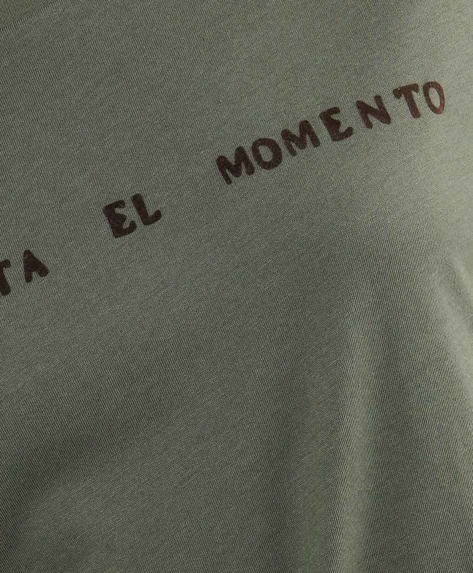Polera mujer disfruta el momento