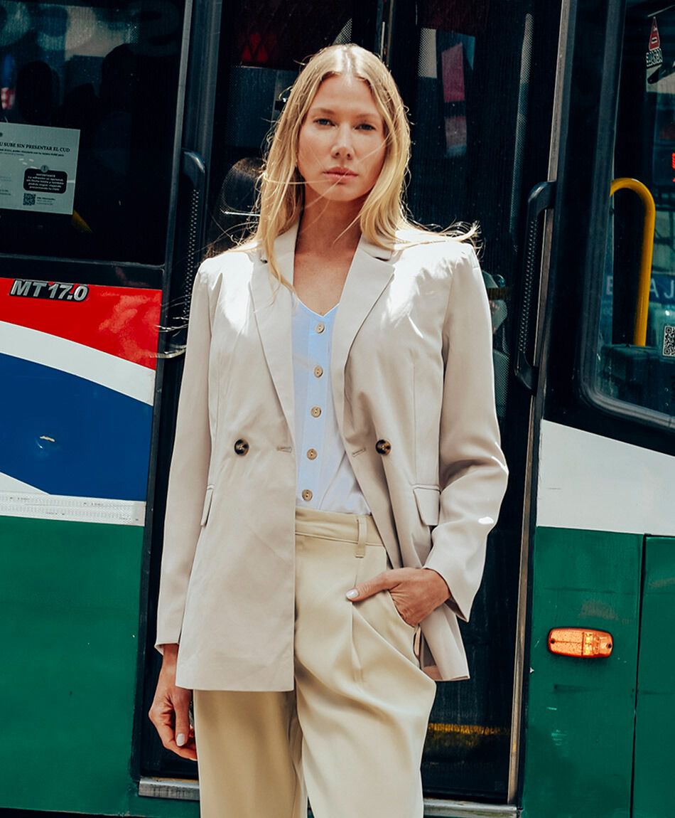 Blazer mujer botones beige