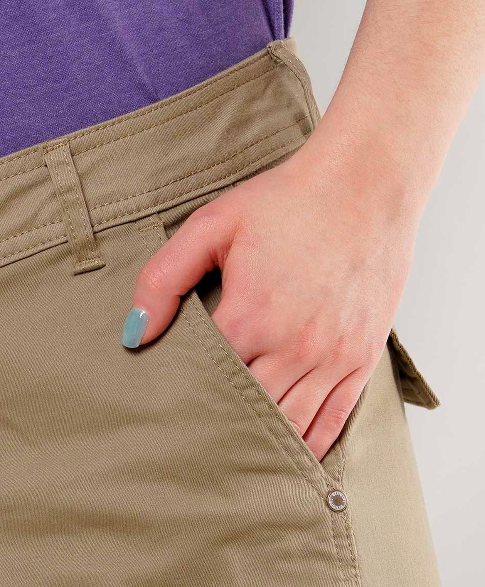 Pantalón mujer cortes wide Pantalón mujer cortes wide