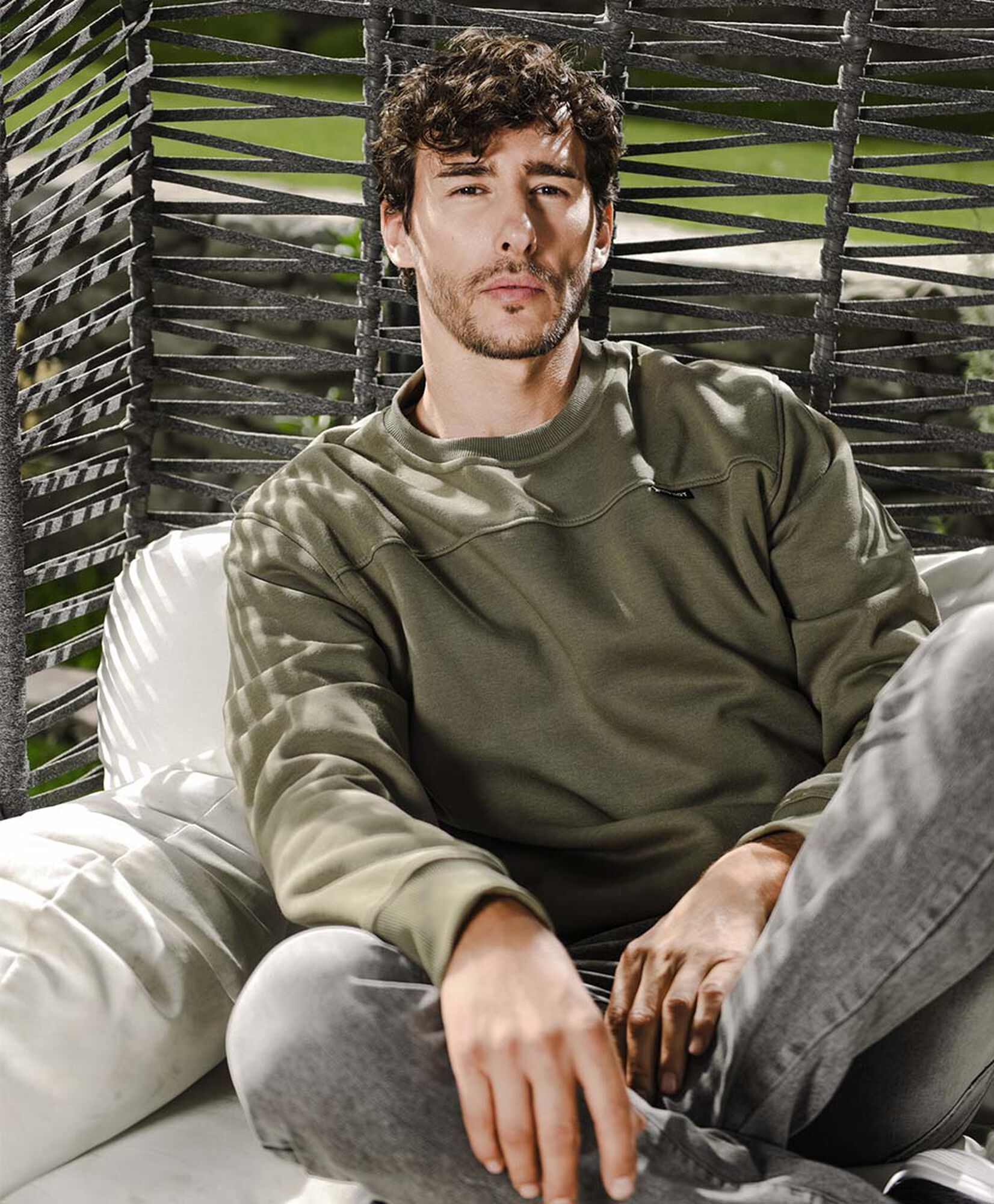 Polerón hombre línea superior Polerón hombre línea superior