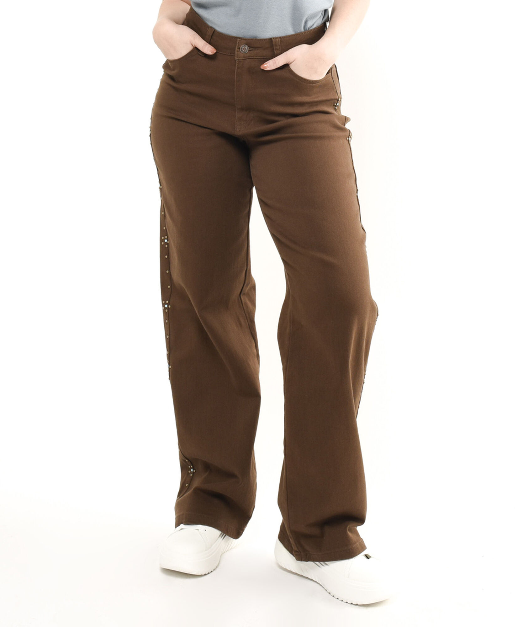 Jeans mujer café tachas wide Jeans mujer café tachas wide