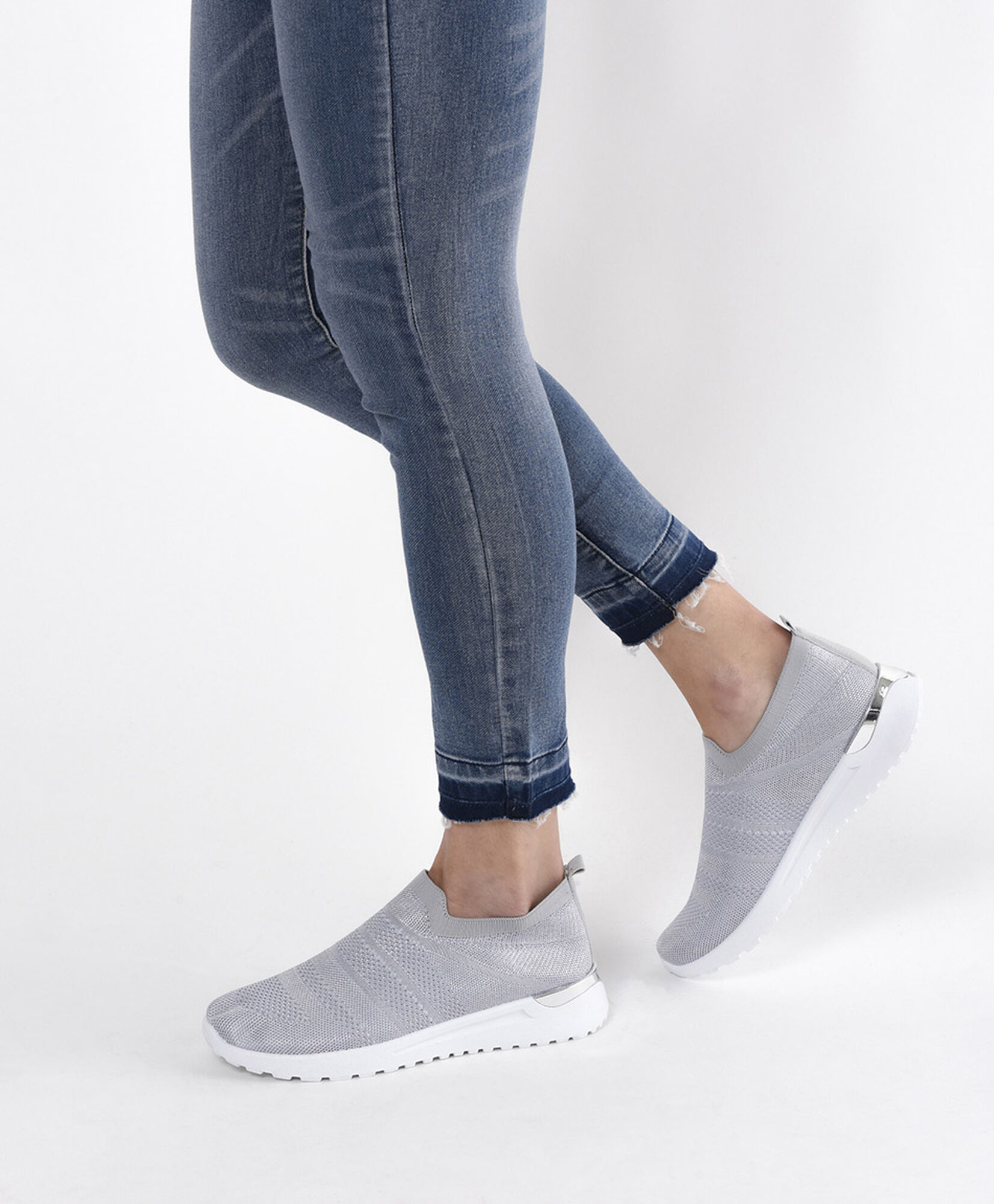 Zapatilla mujer elasticada Zapatilla mujer elasticada