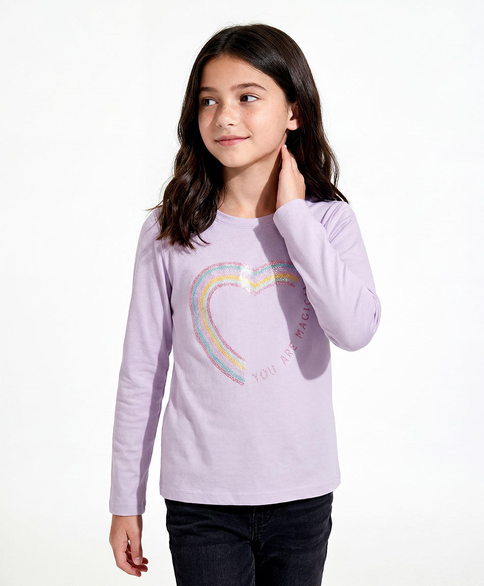 Polera ni&ntilde;a estampado coraz&oacute;n mora