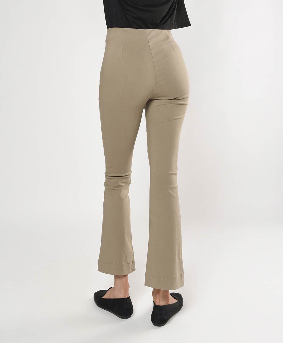 Pantal&oacute;n mujer liso flare