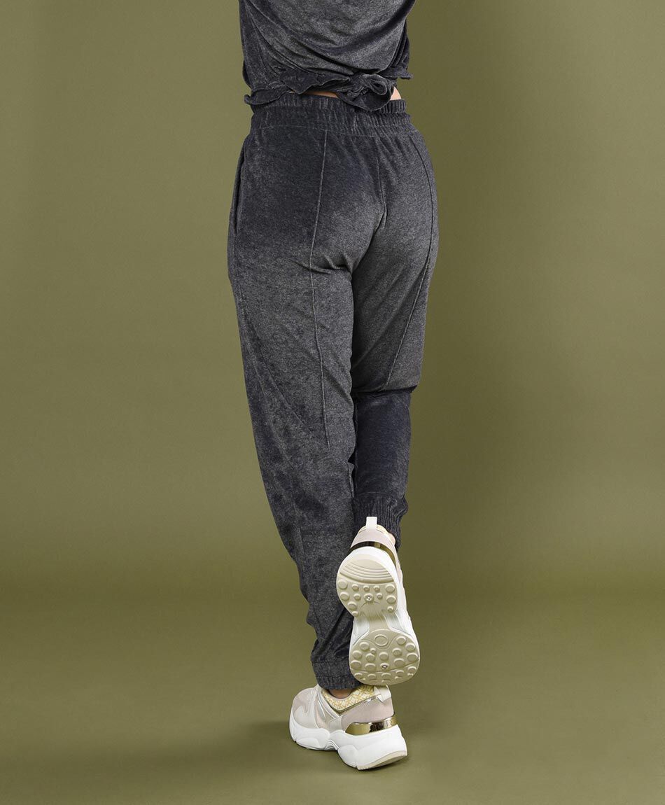 Pantal&oacute;n mujer tiro alto slim fit velvet