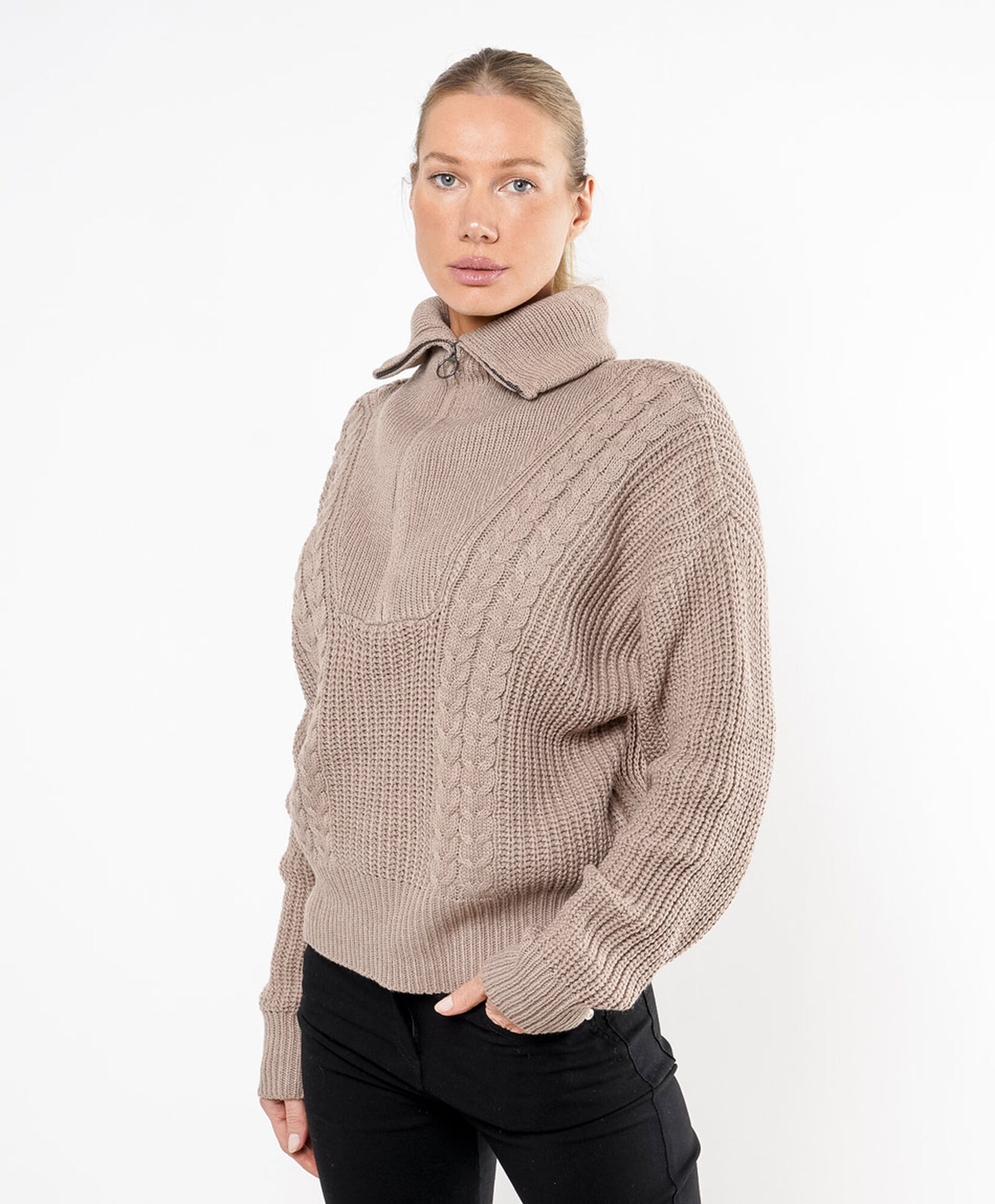 Sweater mujer trenzado medio cierre Sweater mujer trenzado medio cierre