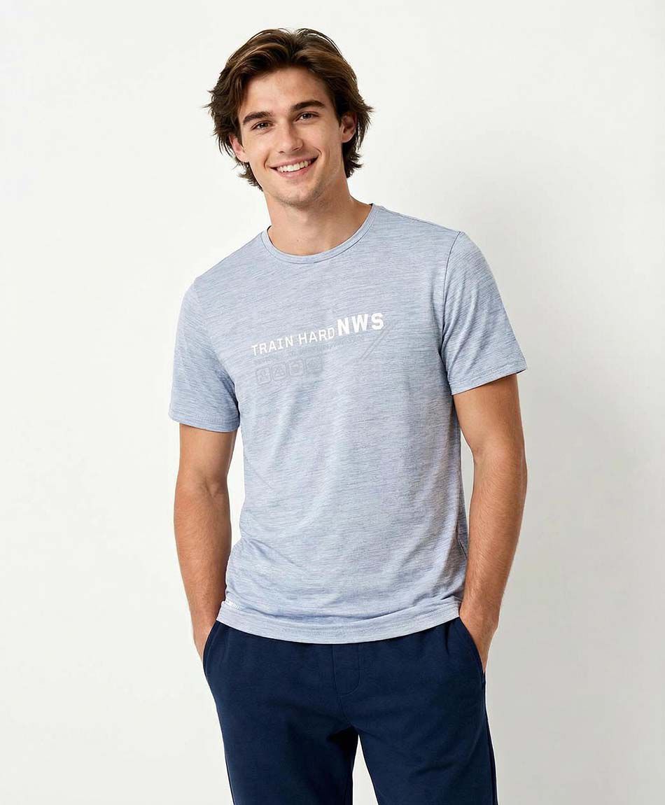 Polera deportiva hombre train hard