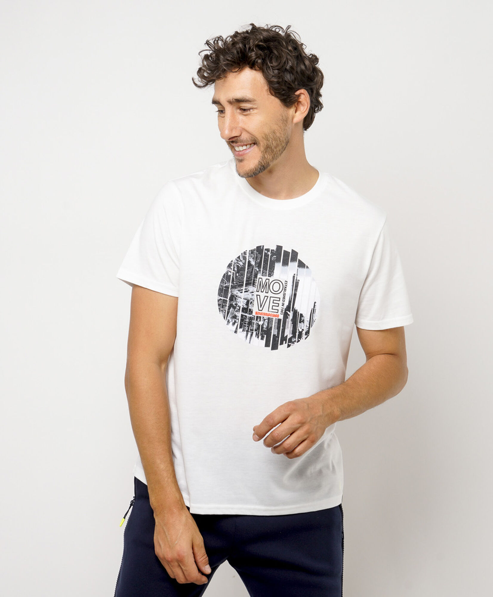 Polera deportiva hombre move Polera deportiva hombre move