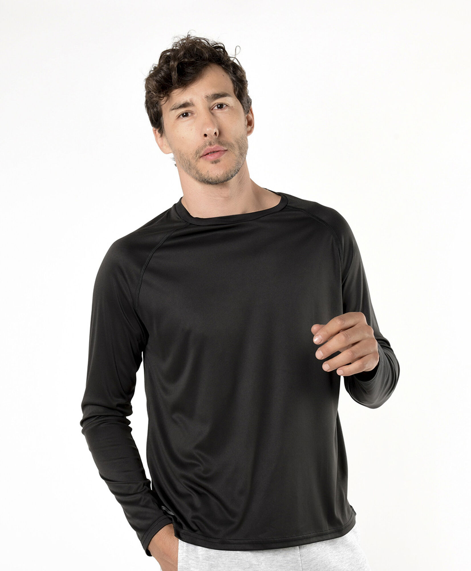 Polera deportiva hombre primera capa Polera deportiva hombre primera capa