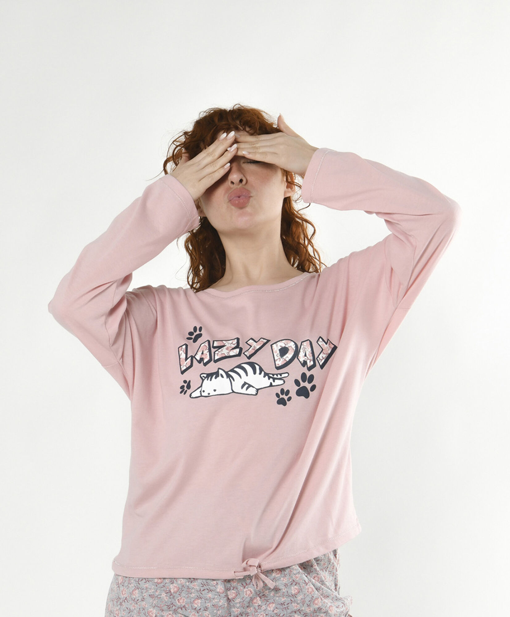 Pijama mujer gatos y flores Pijama mujer gatos y flores