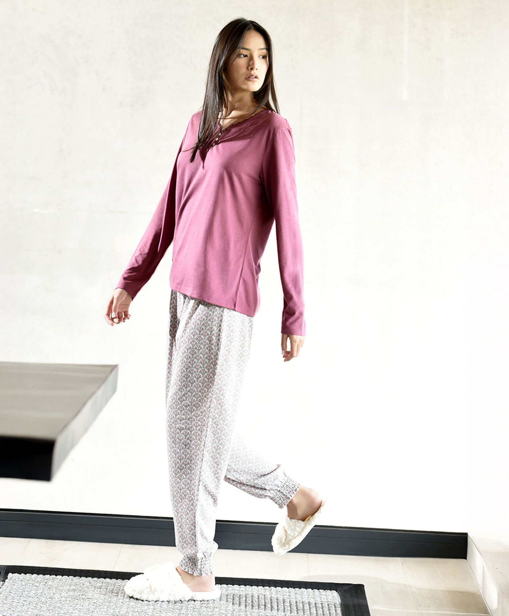 Pijama mujer detalles floreado Pijama mujer detalles floreado
