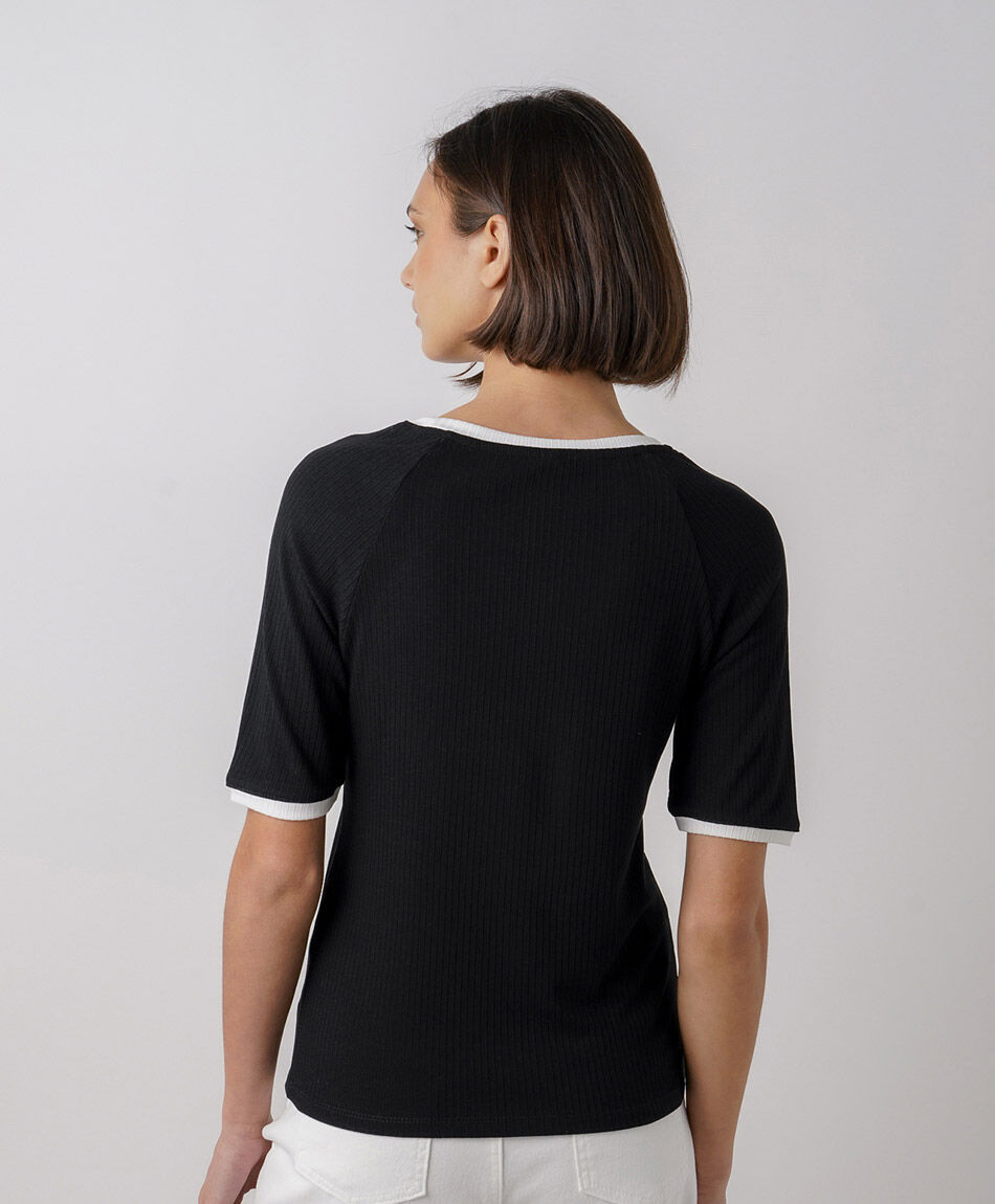 Polera mujer canal&eacute; contraste negra