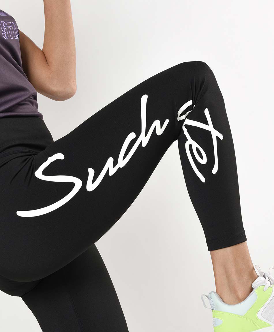 Calza mujer texto lateral tiro alto