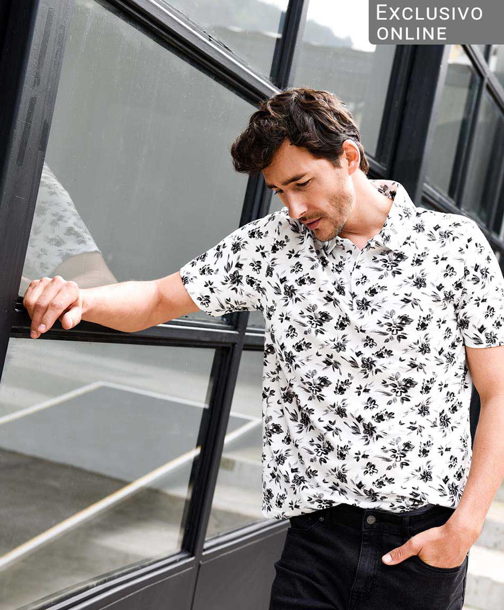 Polera hombre floral bicolor cuello piqué Polera hombre floral bicolor cuello piqué
