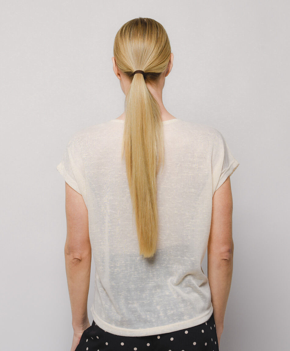 Polera mujer hojas relieve