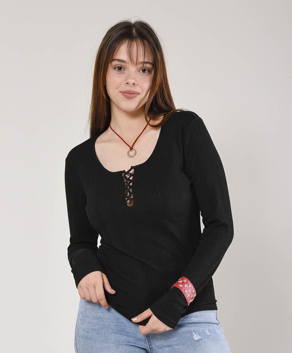 Polera mujer acanalada lazo trenzado