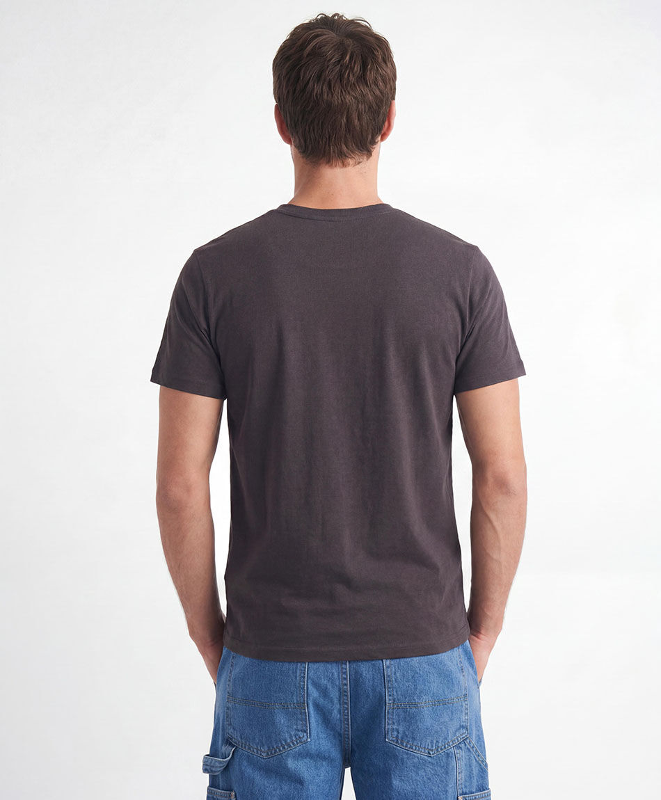 Polera hombre estampado estampillas