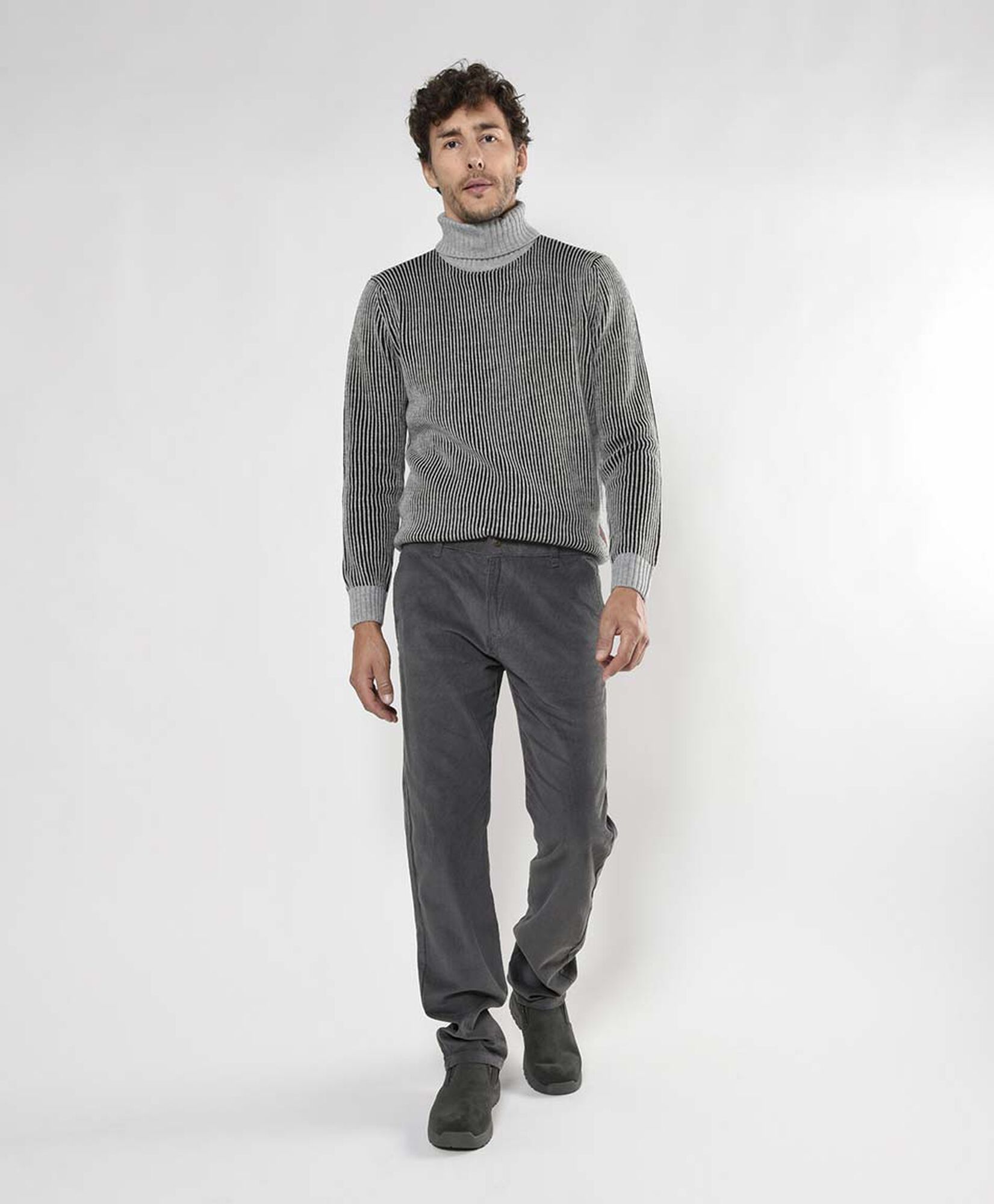 Pantalón hombre corderoy gris Pantalón hombre corderoy gris