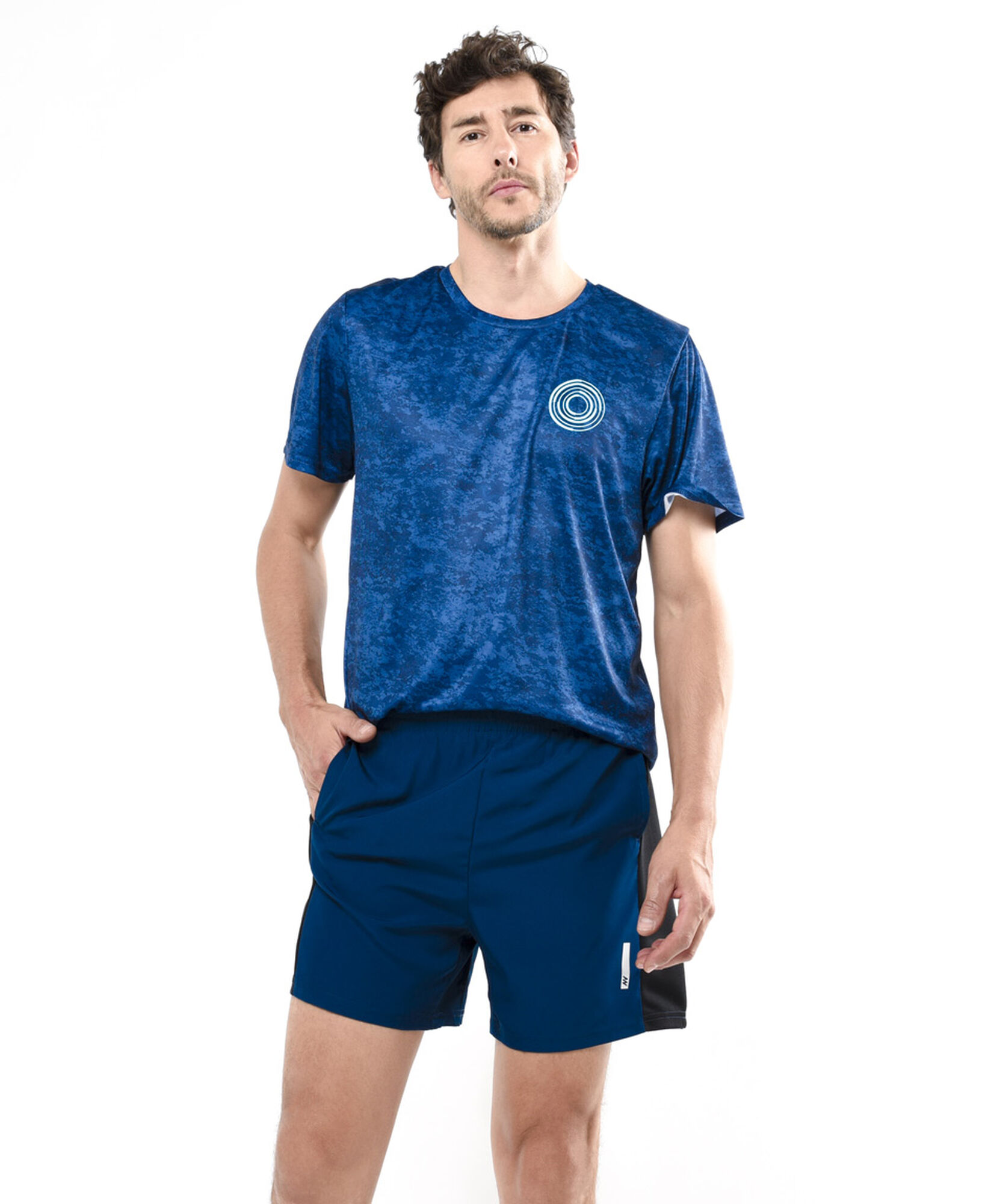 Short deportivo hombre línea negra Short deportivo hombre línea negra