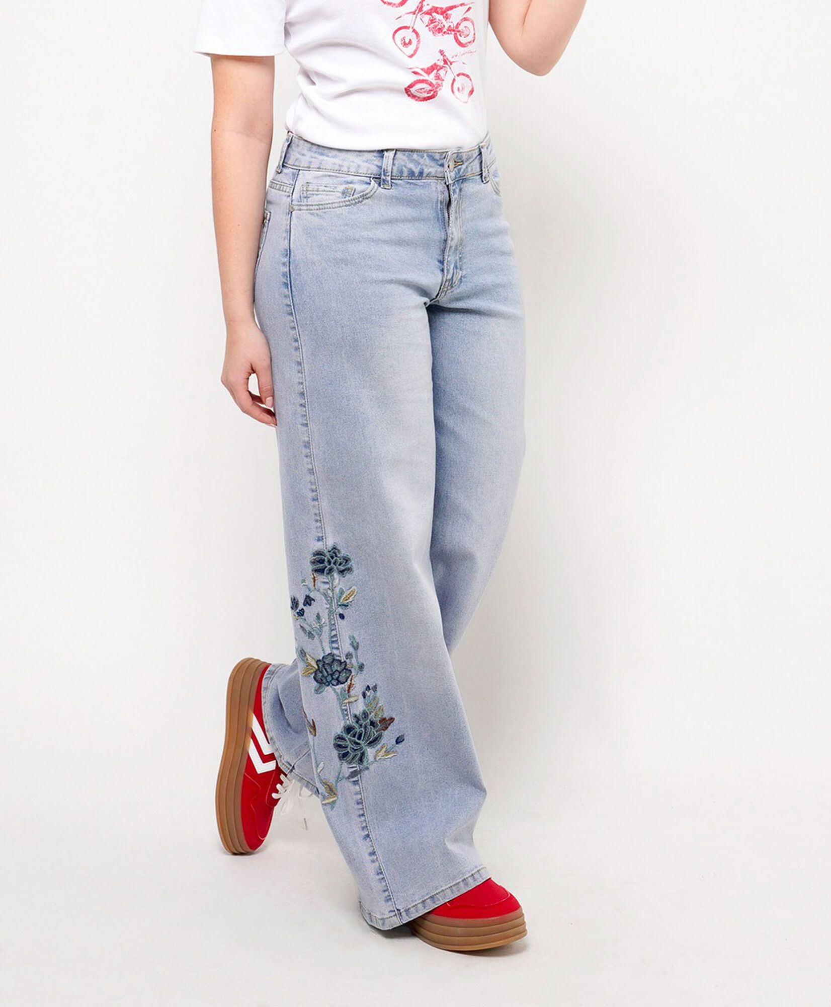 Jeans mujer bordado floral Jeans mujer bordado floral