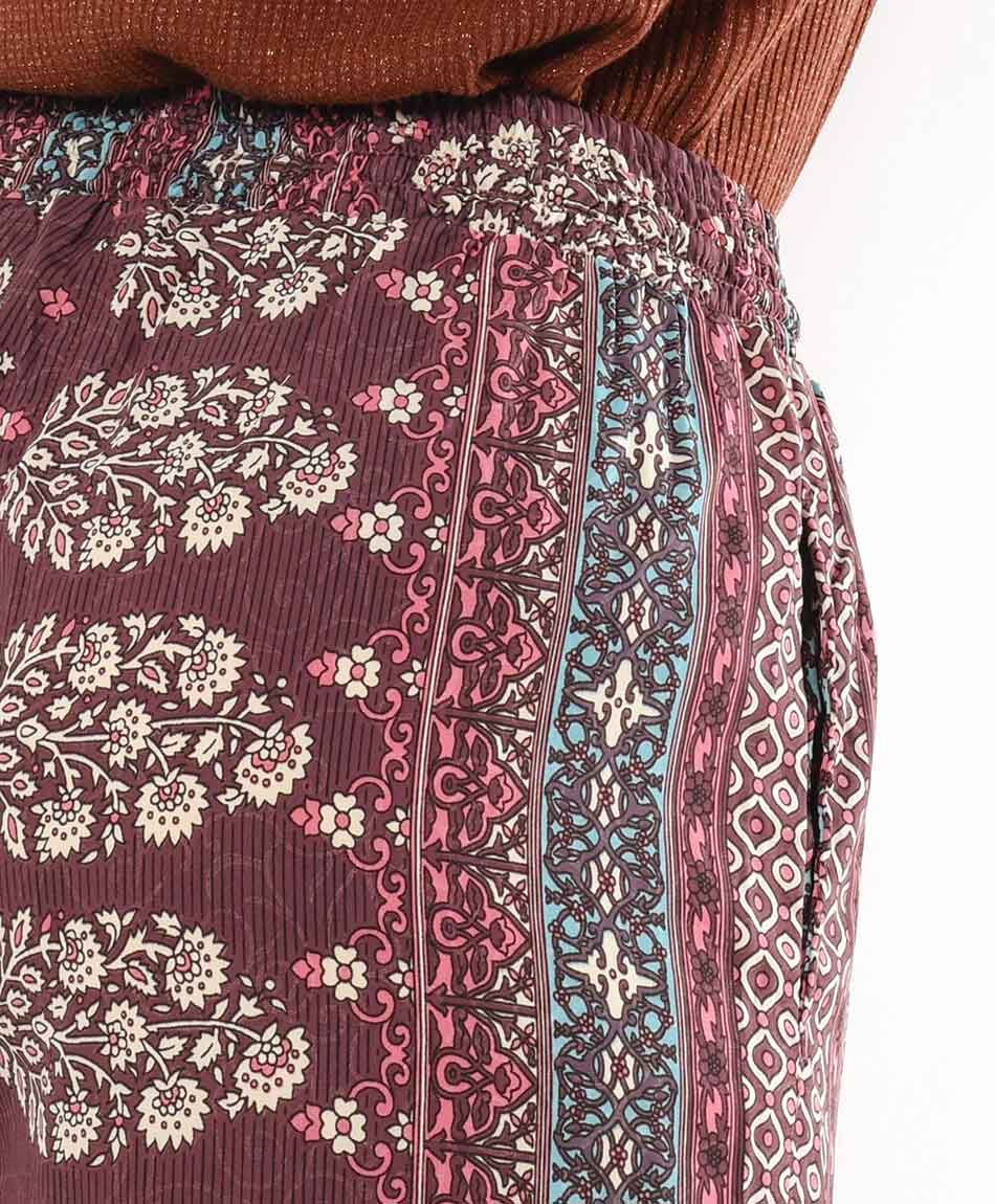 Pantal&oacute;n mujer print lineal