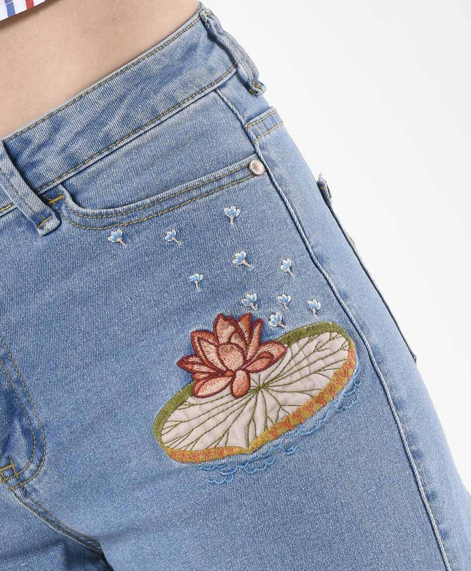 Jeans mujer bordado wide Jeans mujer bordado wide