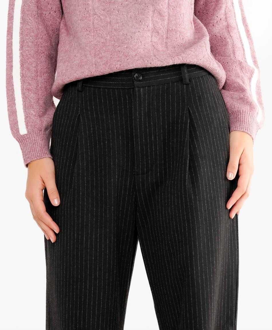 Pantal&oacute;n mujer lineas elegantes