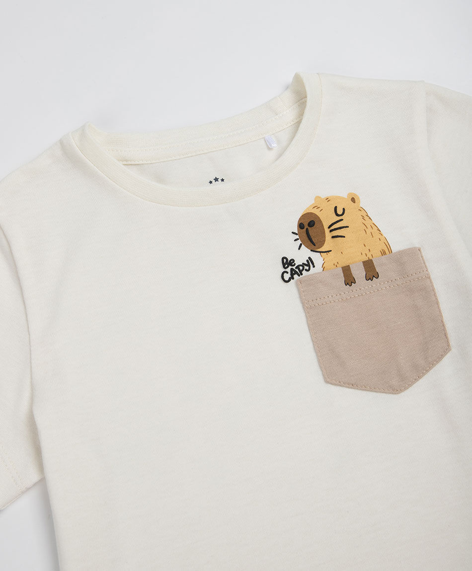 Polera beb&eacute; bolsillo capibara