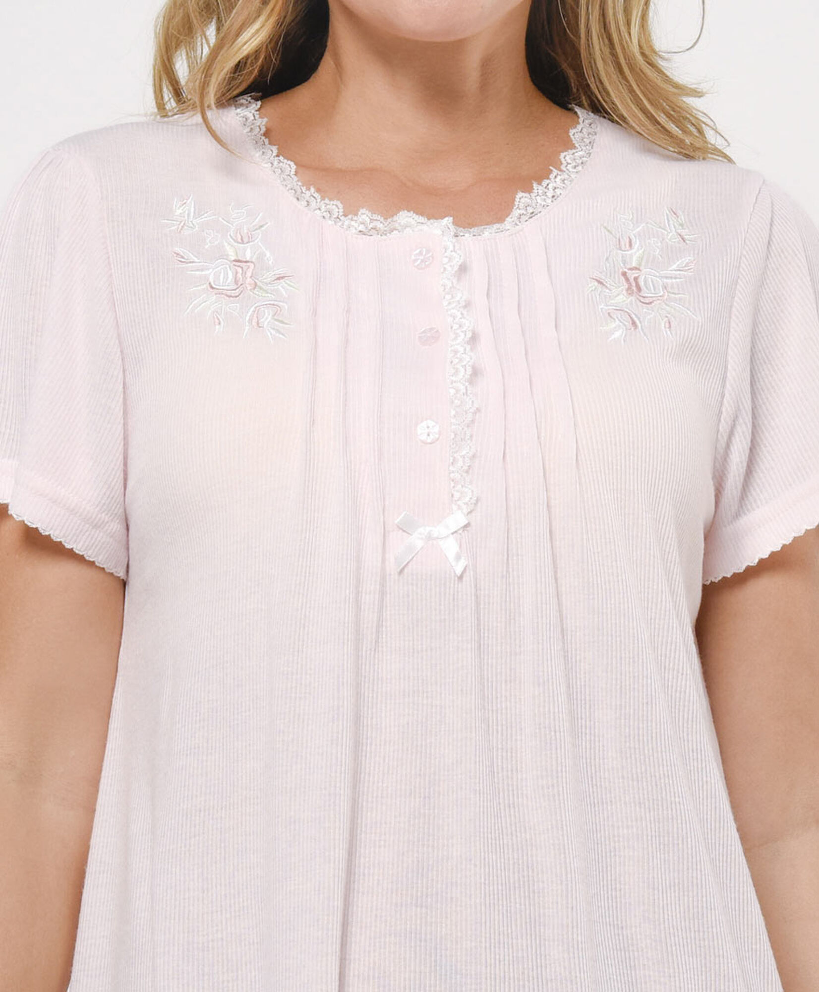 Camisa de dormir mujer encajes botones rosada Camisa de dormir mujer encajes botones rosada