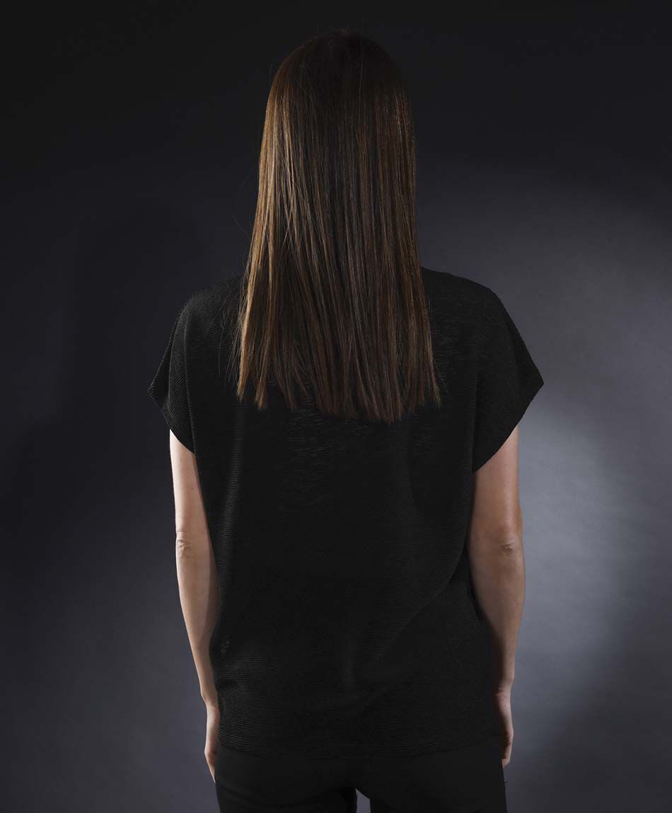 Polera manga corta cuello en v