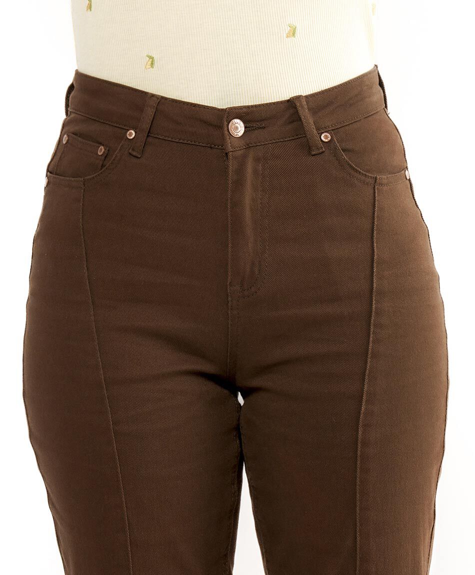 Jeans mujer caf&eacute; basta abierta flare