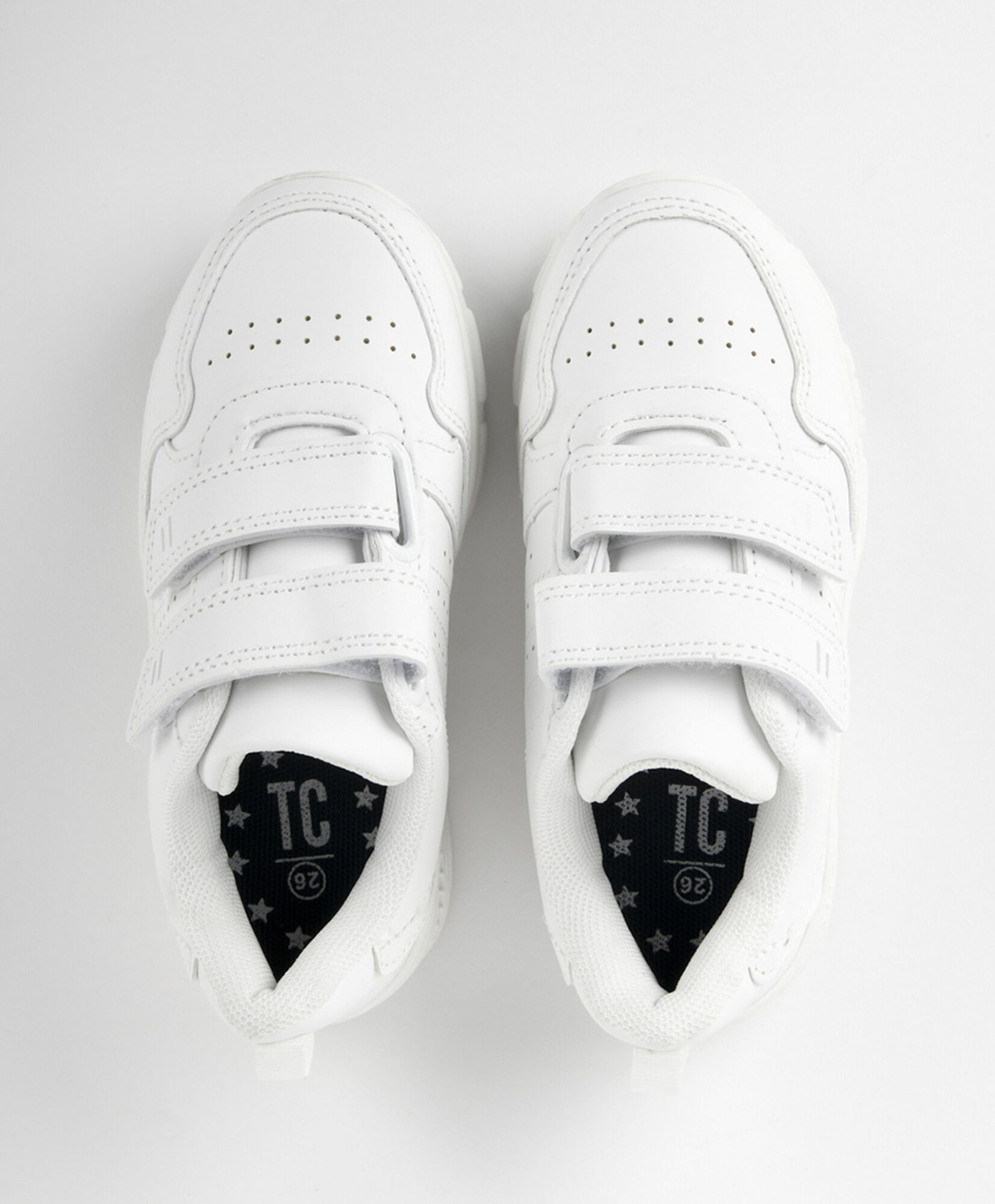 Zapatilla escolar (26 a 34) blanca velcros Zapatilla escolar (26 a 34) blanca velcros