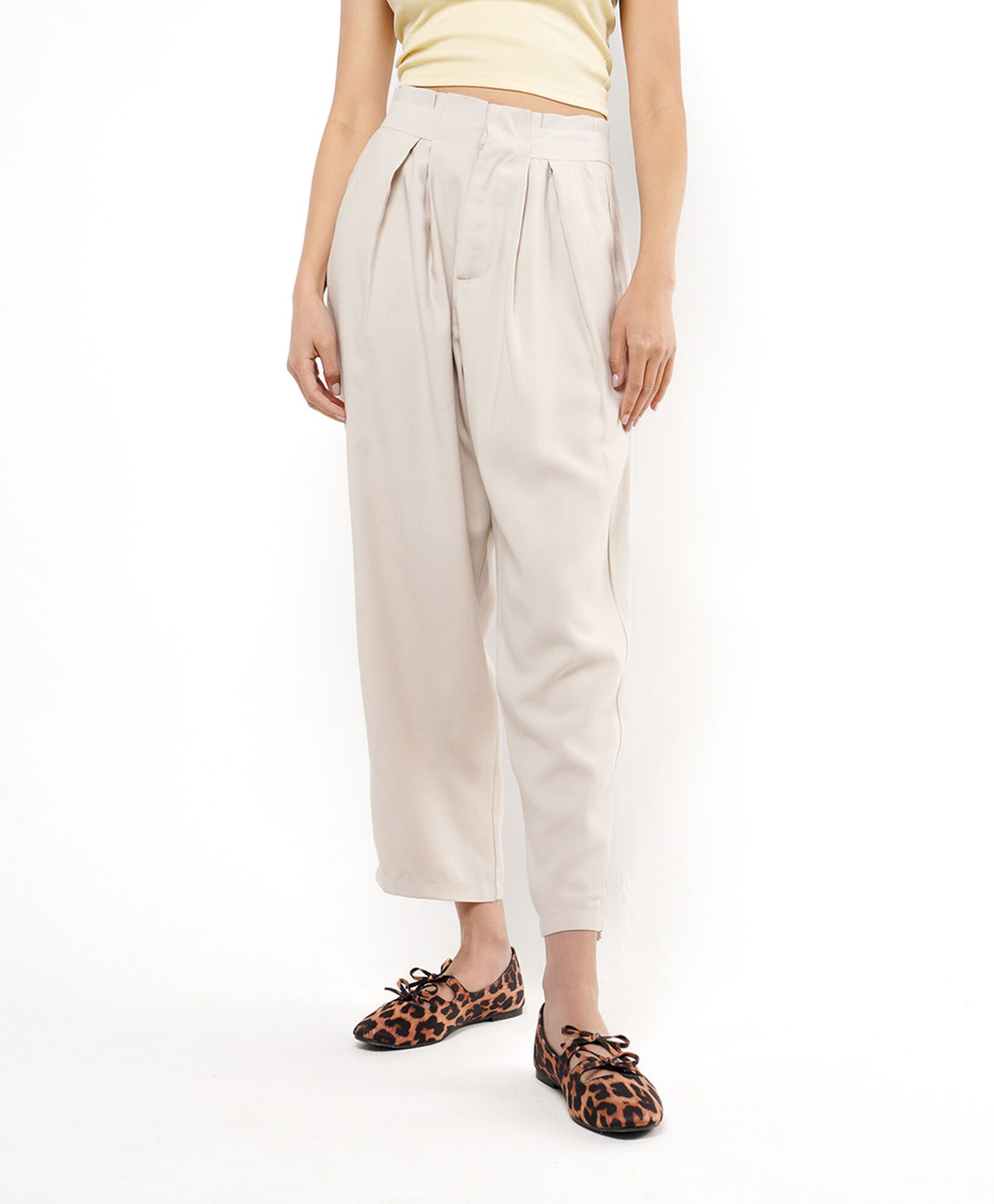 Pantalón mujer detalle pretina Pantalón mujer detalle pretina