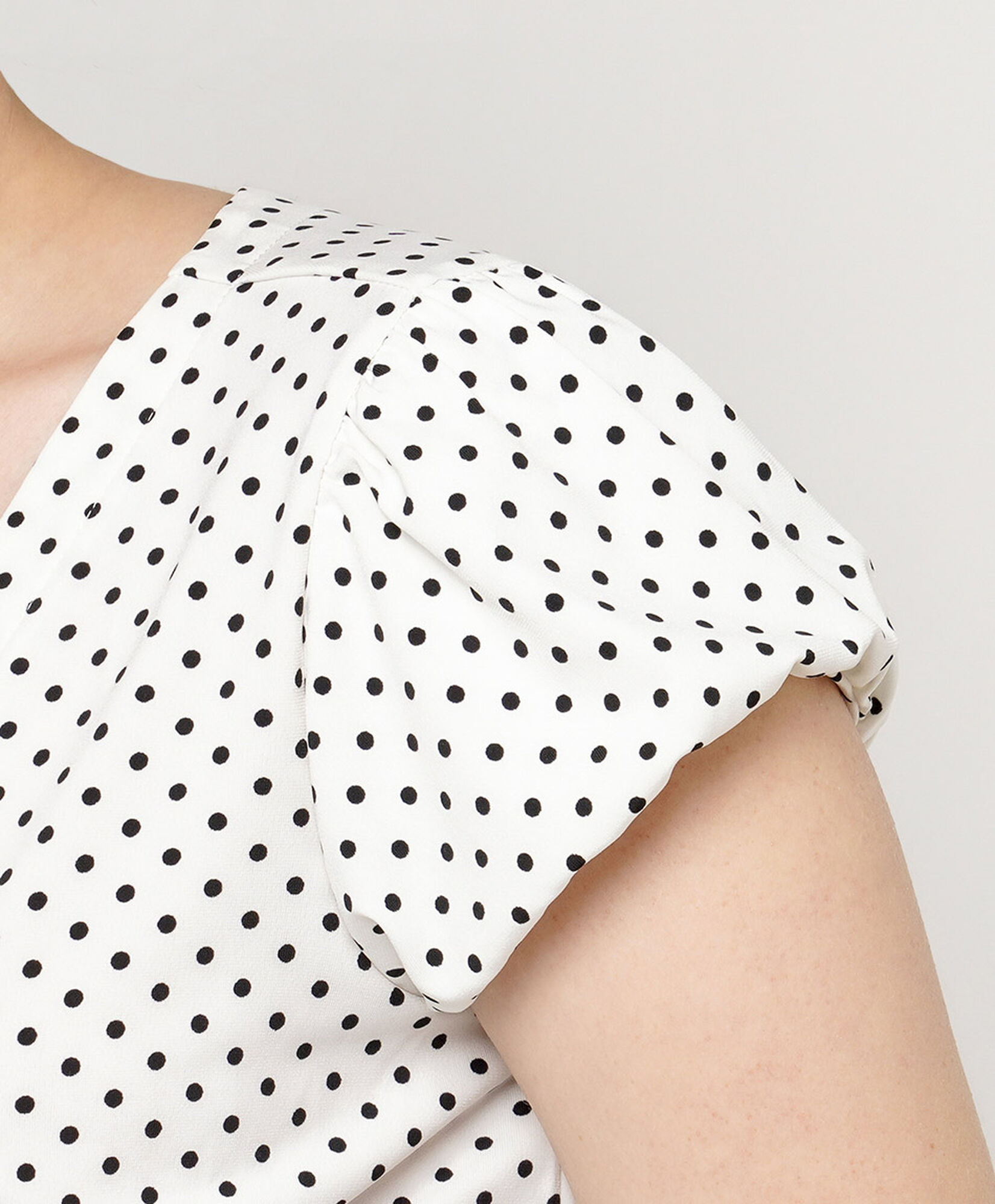 Blusa mujer puntos ajustada Blusa mujer puntos ajustada