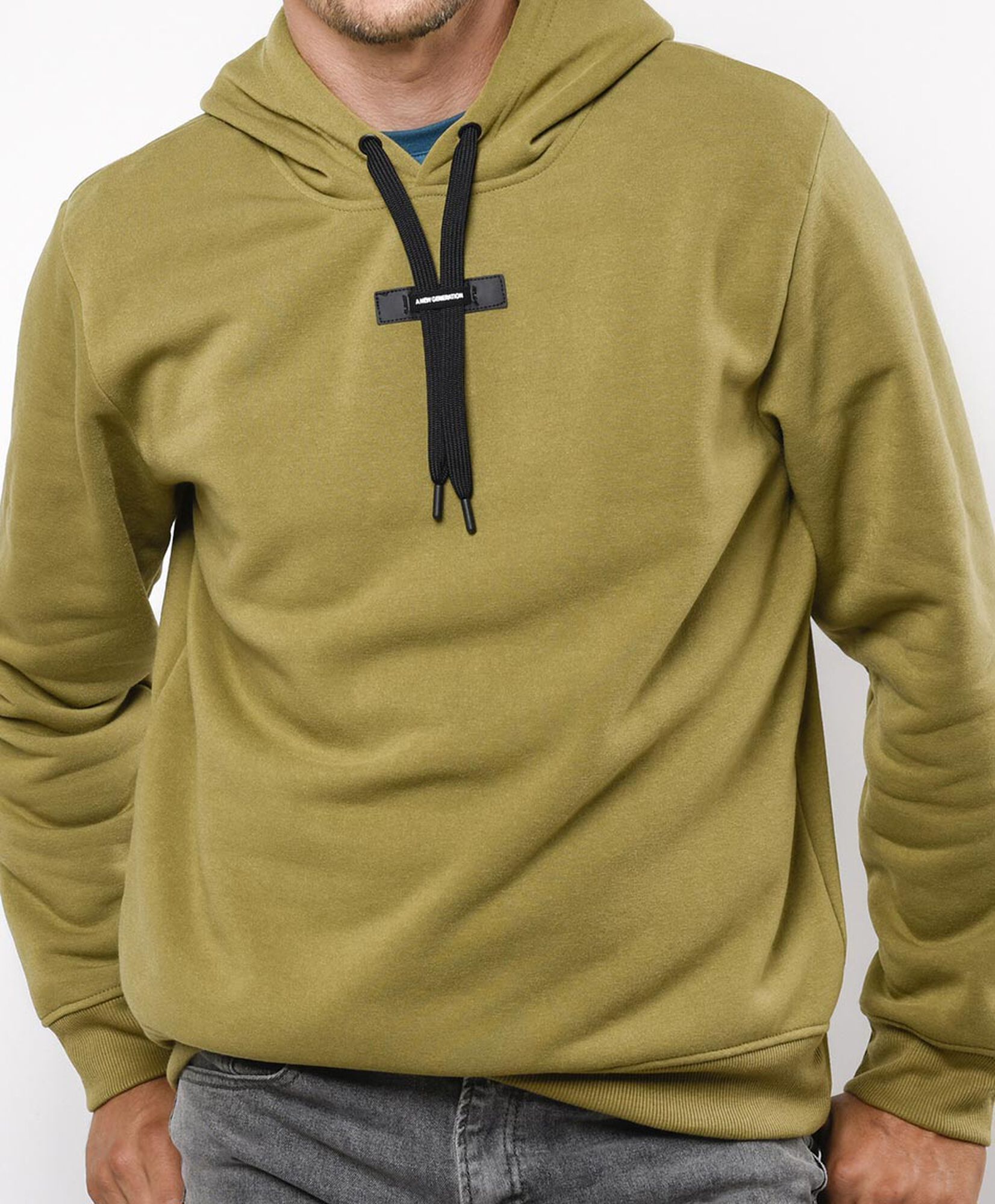 Polerón hombre liso con gorro Polerón hombre liso con gorro
