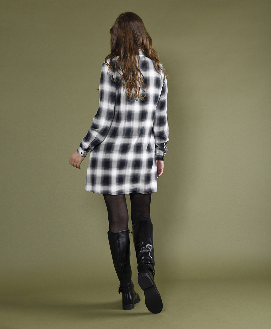 Vestido corto cuello camisero