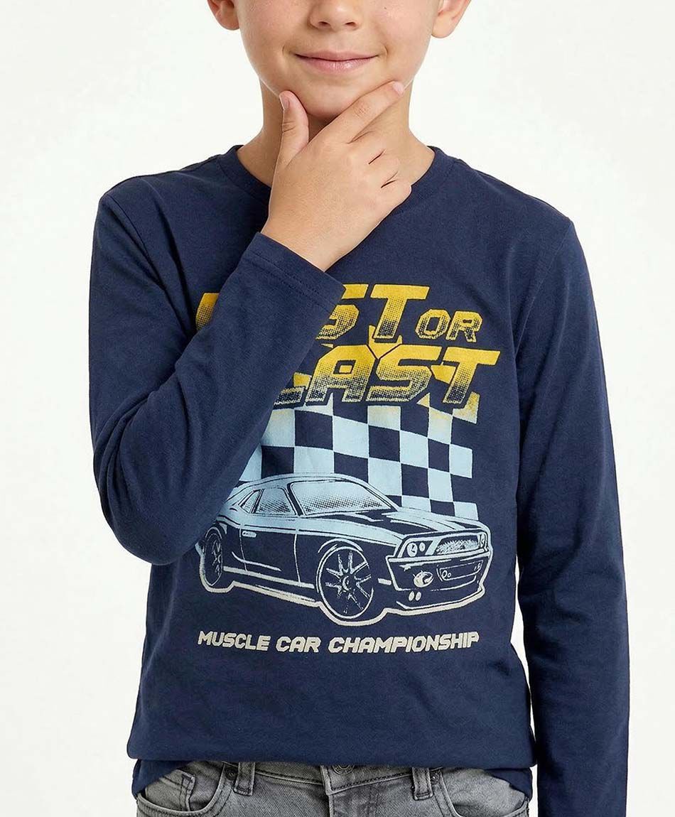 Polera ni&ntilde;o estampado de carreras