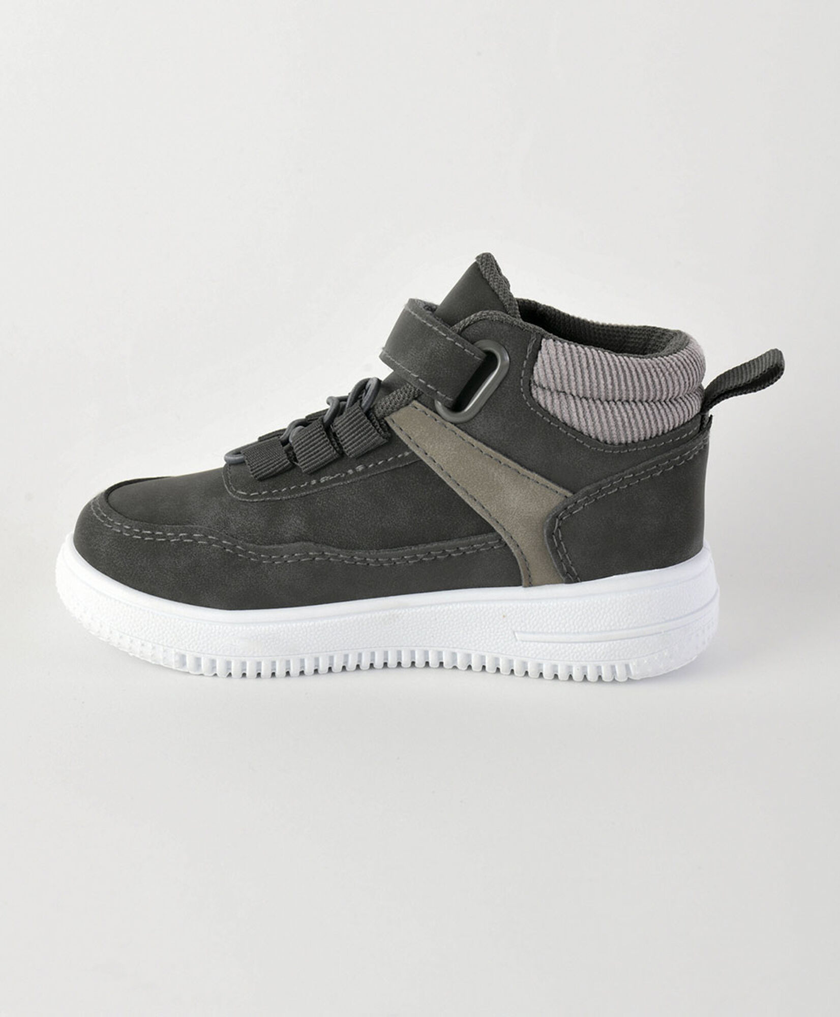 Zapatilla infantil (26 a 31) caña alta velcro Zapatilla infantil (26 a 31) caña alta velcro