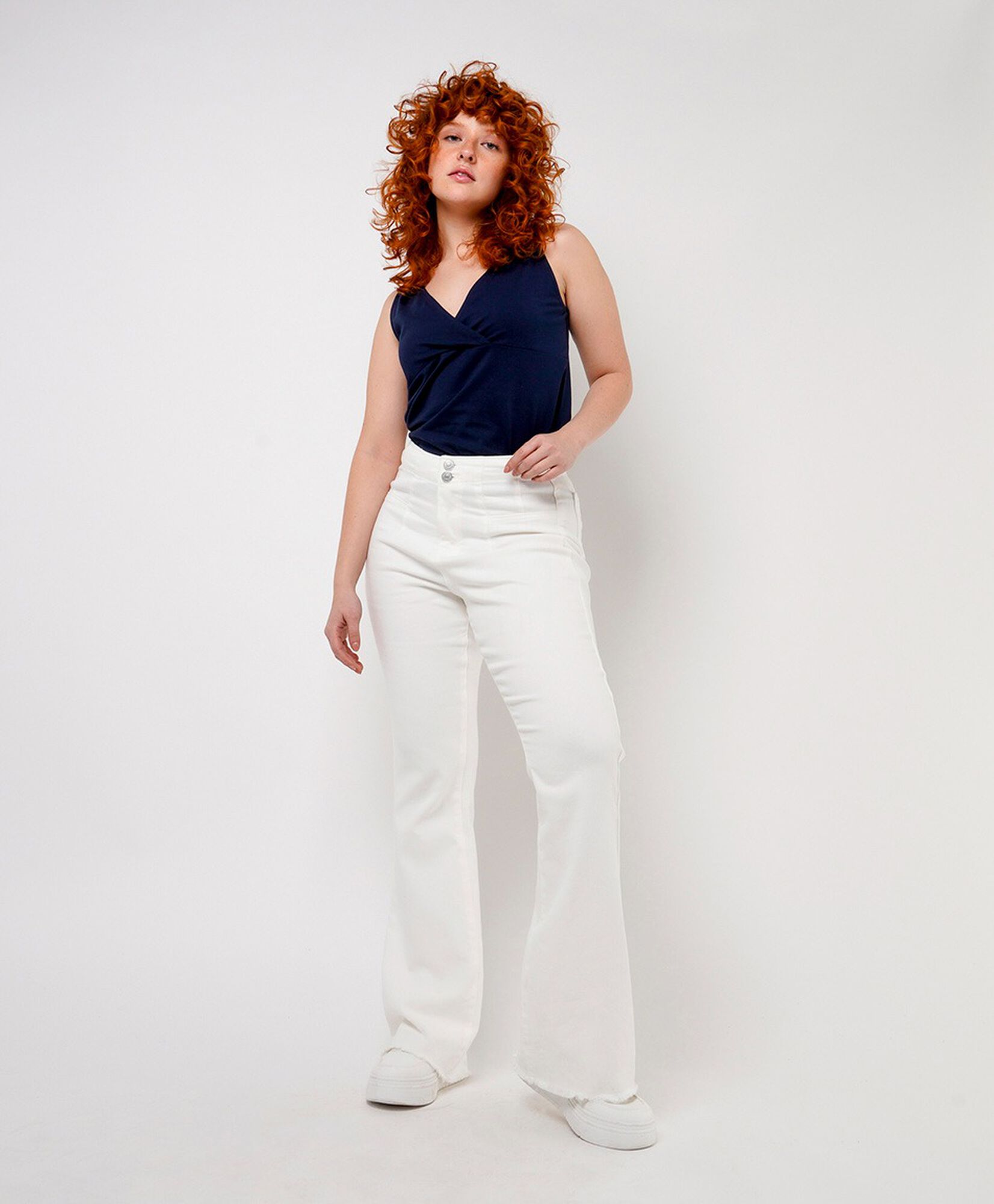 Jeans mujer doble botón pretina flare fit Jeans mujer doble botón pretina flare fit