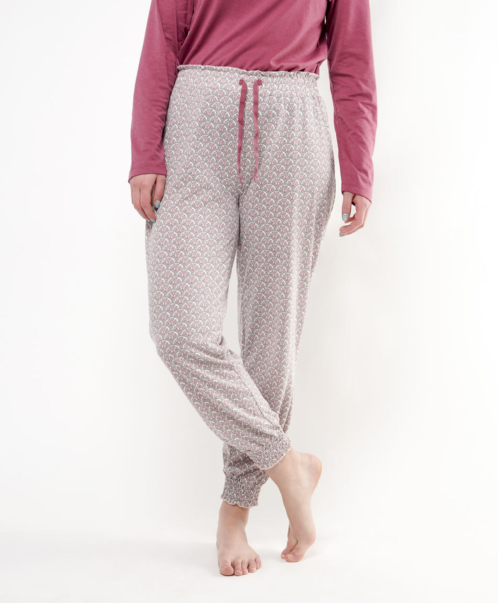 Pijama mujer detalles floreado Pijama mujer detalles floreado