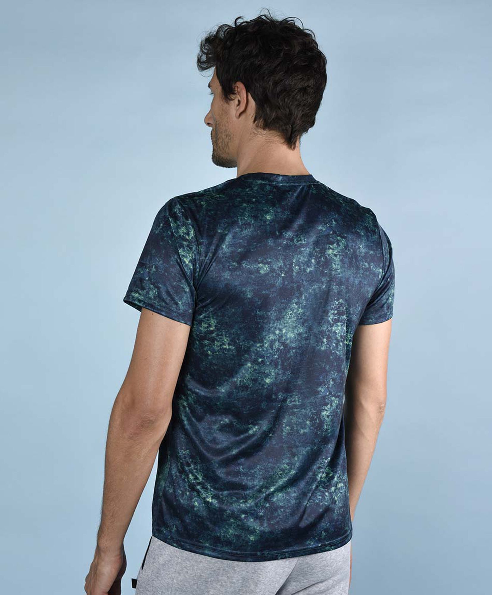 Polera deportiva manga corta cuello redondo Polera deportiva manga corta cuello redondo