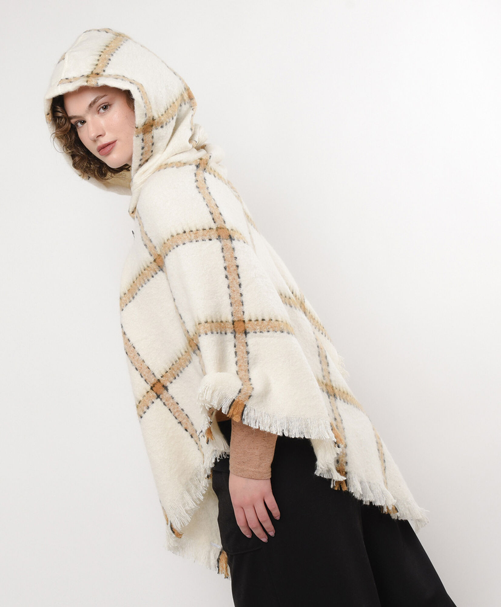 Poncho mujer cuadros y gorro Poncho mujer cuadros y gorro
