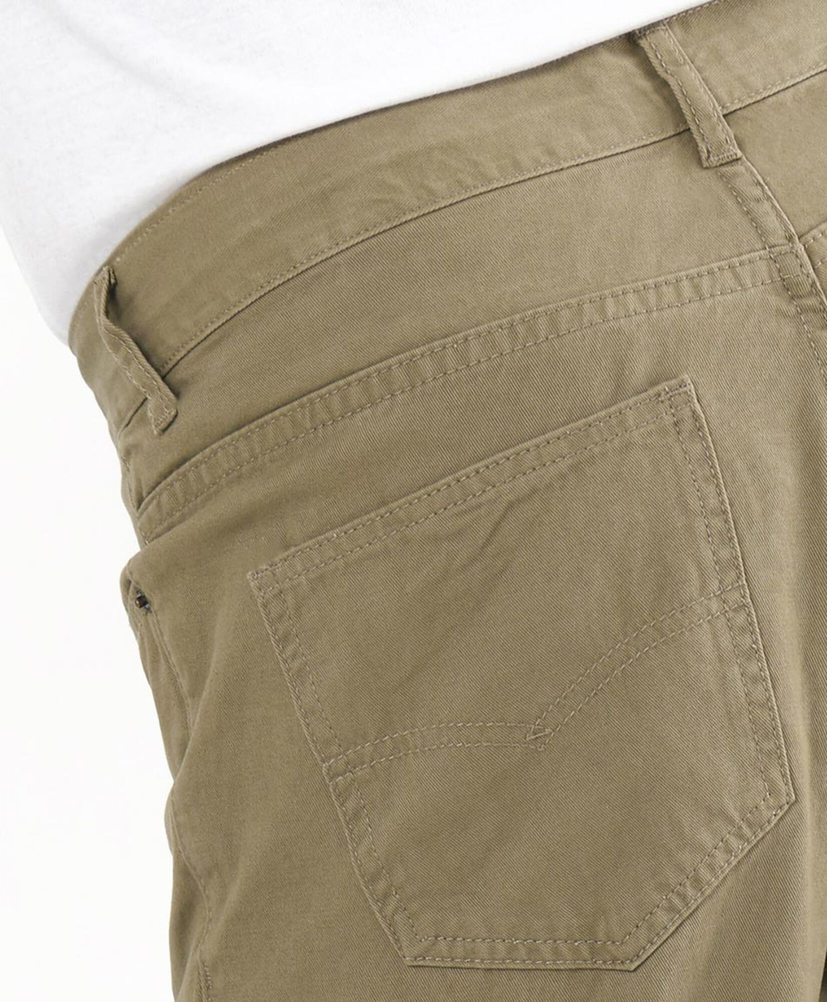Pantalón hombre clásico beige Pantalón hombre clásico beige