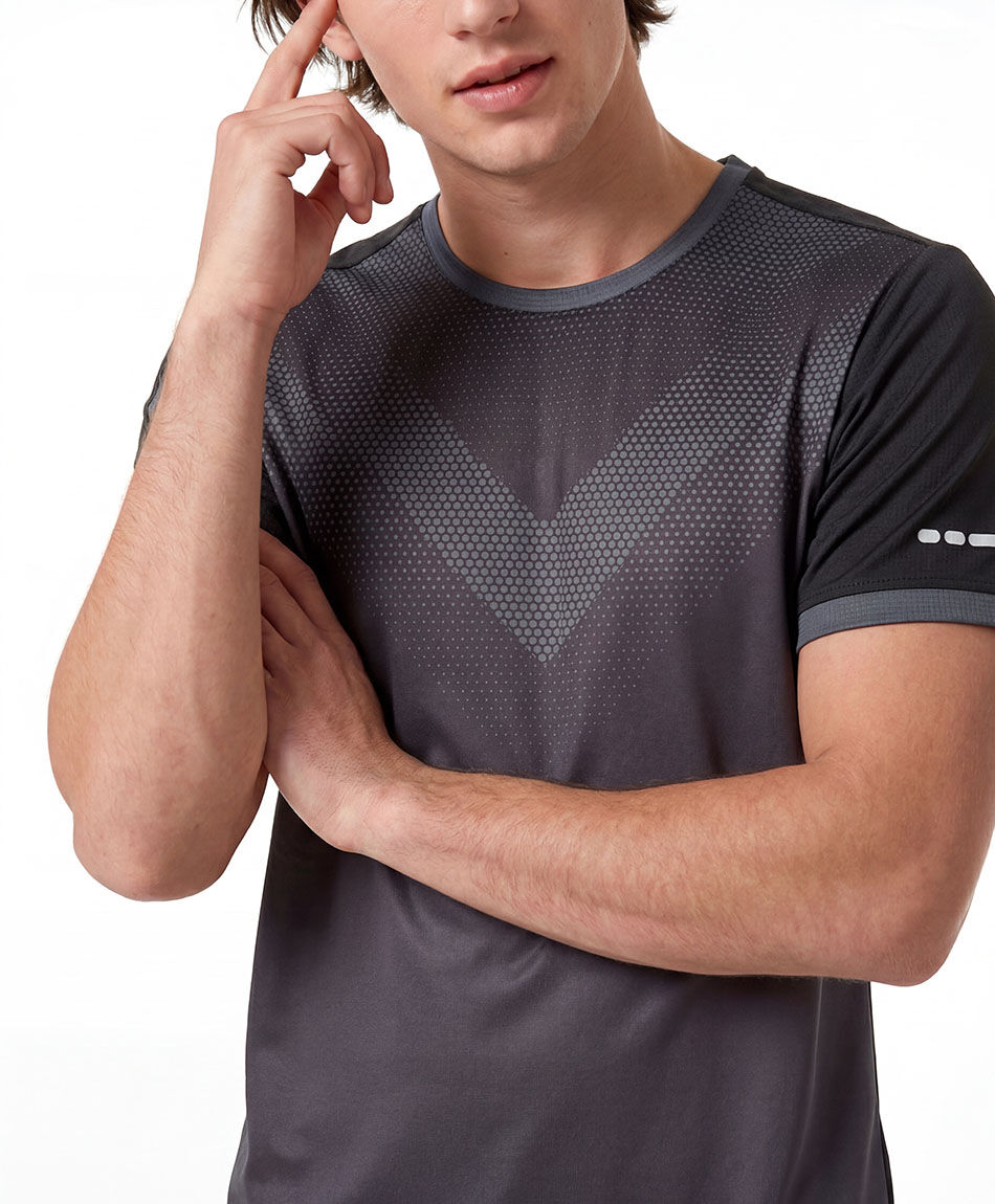 Polera deportiva hombre flecha