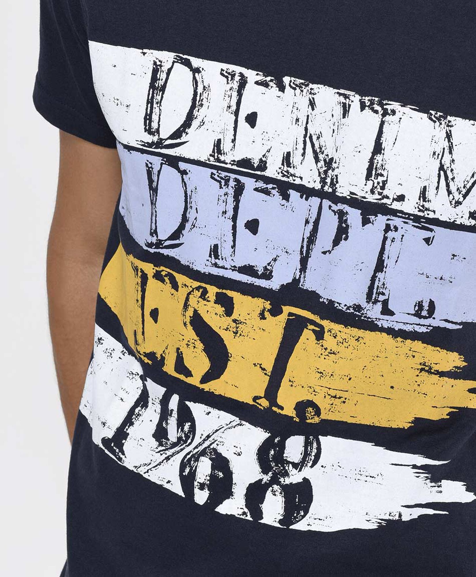 Polera hombre texto pintado Polera hombre texto pintado