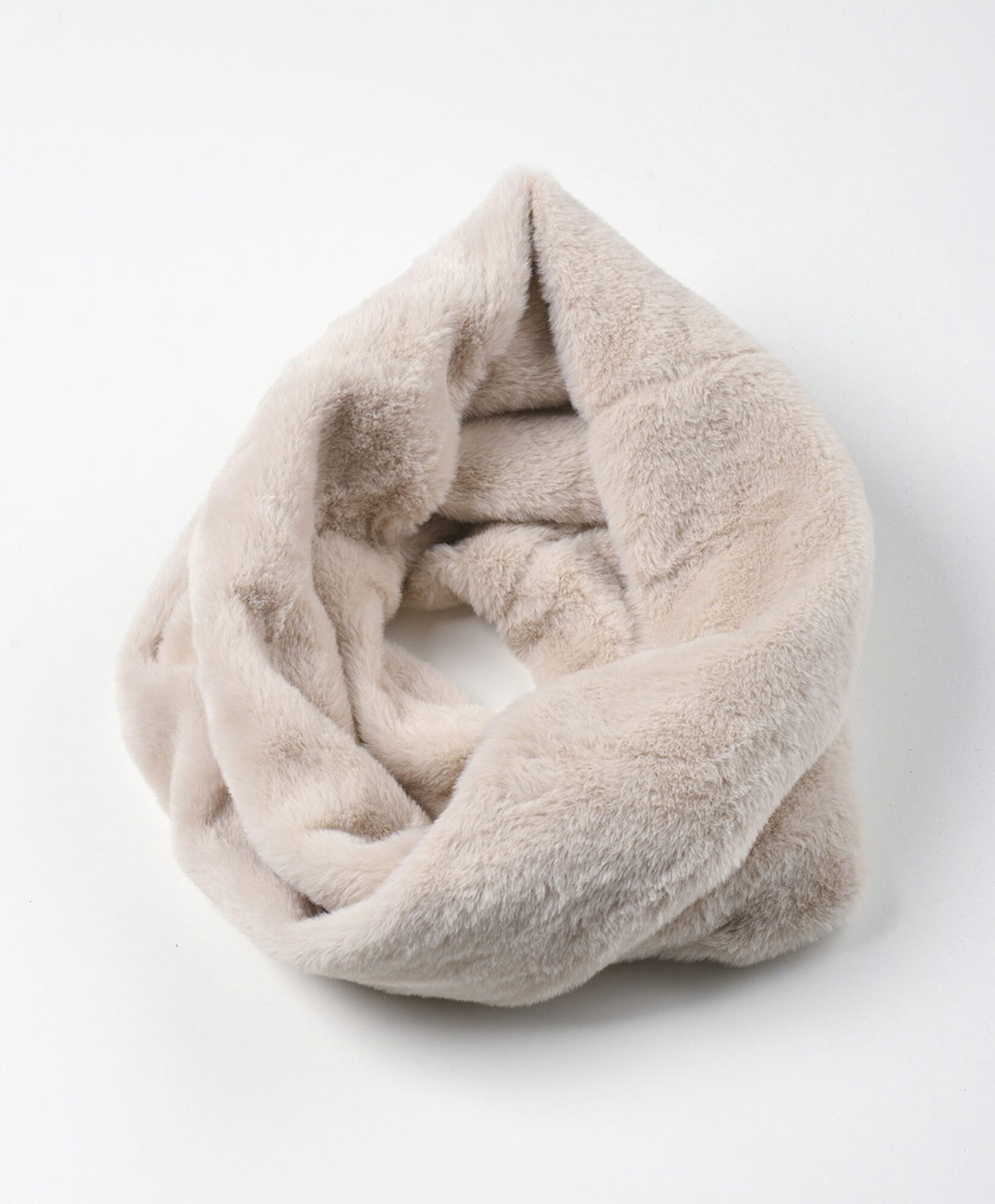 Bufanda mujer pelitos beige Bufanda mujer pelitos beige