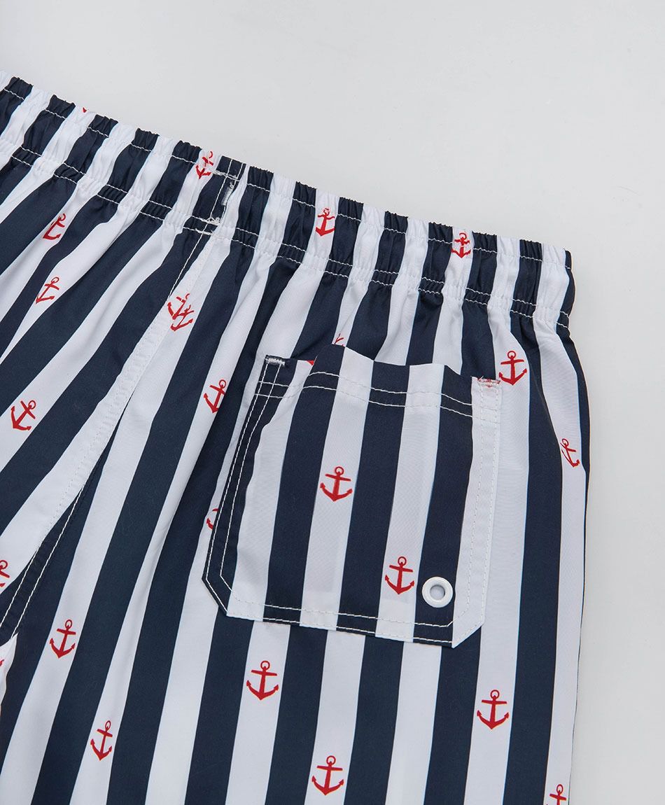Traje de ba&ntilde;o ni&ntilde;o l&iacute;neas